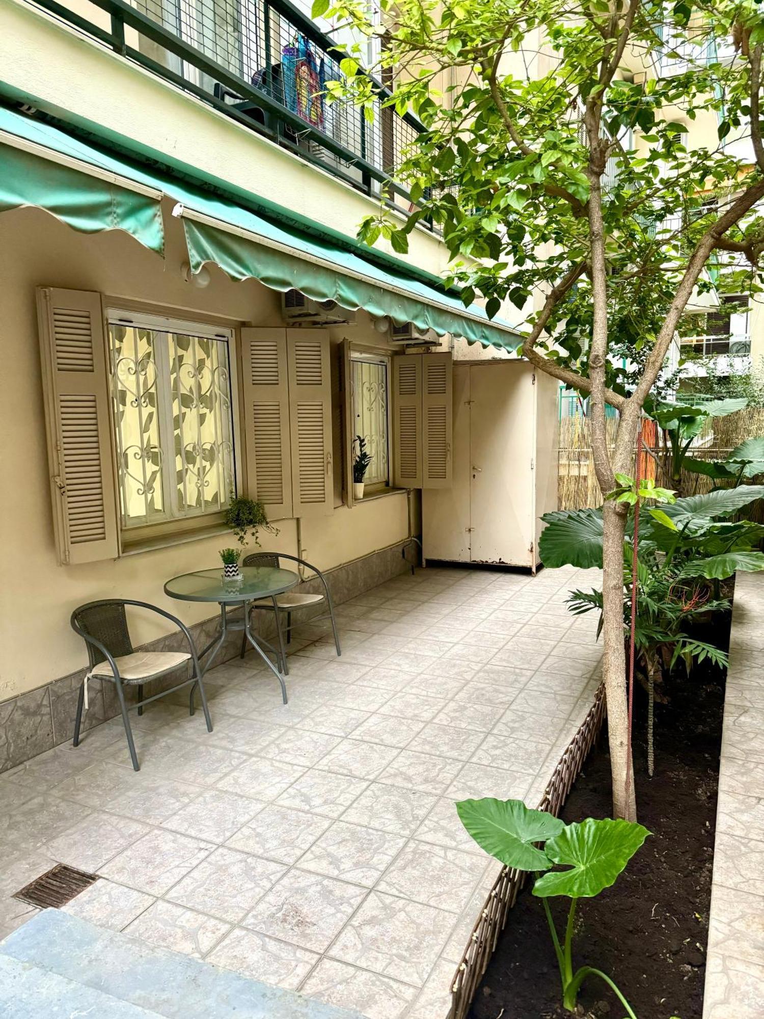 Cozy Home In Nea Smirni Атина Екстериор снимка
