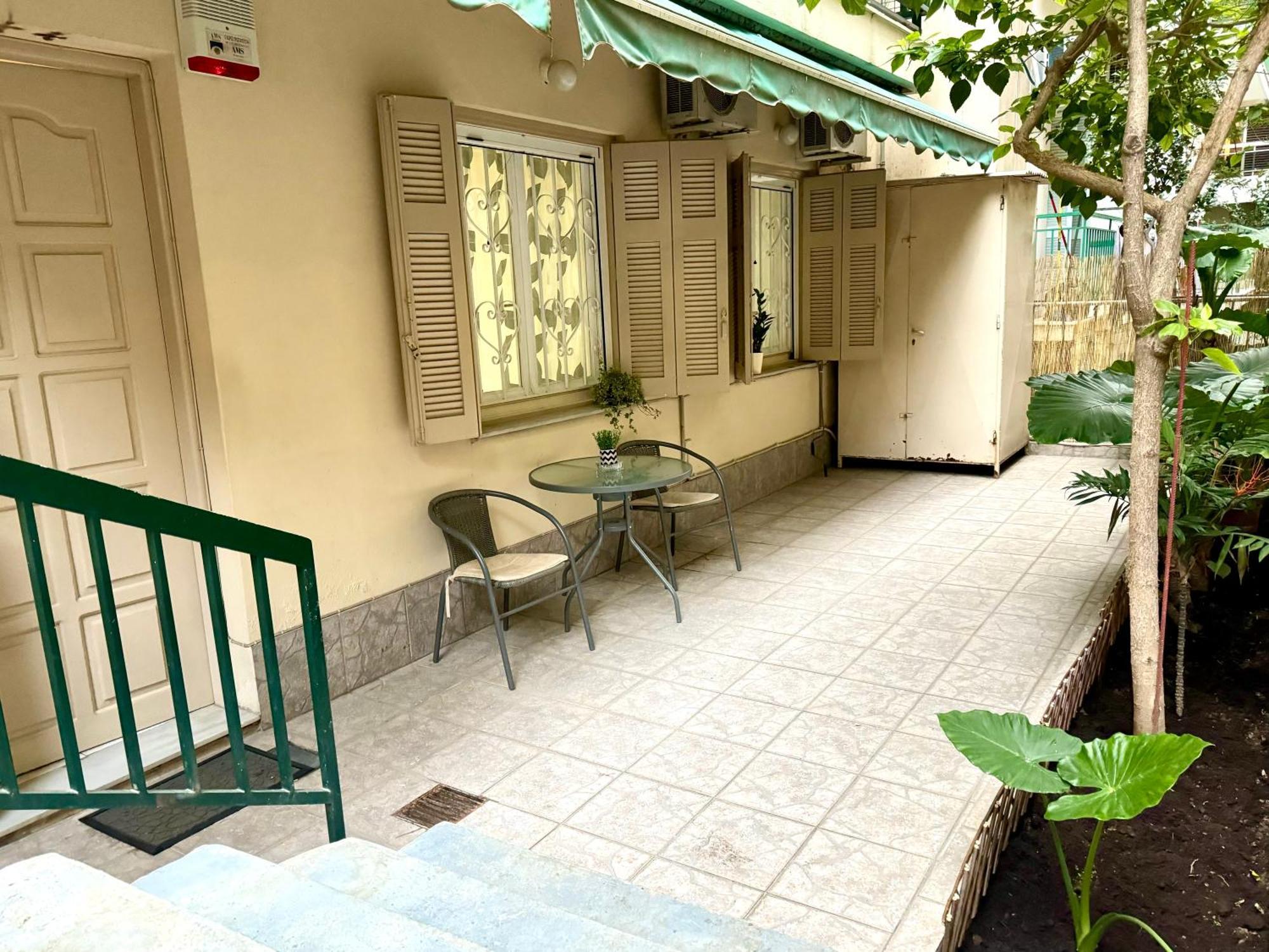 Cozy Home In Nea Smirni Атина Екстериор снимка
