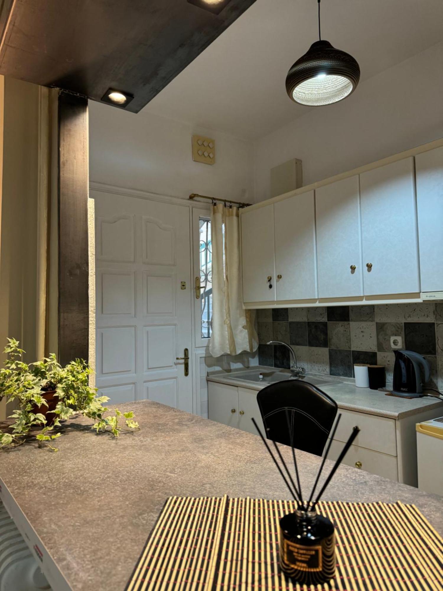 Cozy Home In Nea Smirni Атина Екстериор снимка